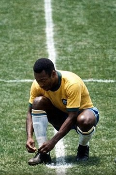 Pele's World Cup shoelace stunt shows Puma exploiting constraints with lateral thinking